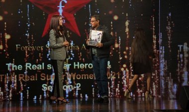 वेस्टबंगाल के हुगली से प्रसून घातक को मिला सोशल एक्टिविस्ट केटेगरी में फॉरएवर रियल सुपर वुमन अवॉर्ड