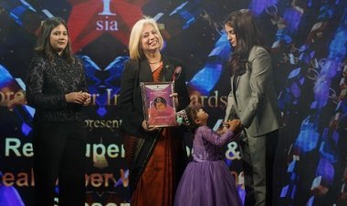 दिल्ली से मालिनी बिंद्रा को मिला टीचर एन्ड प्रिंसिपल केटेगरी में फॉरएवर रियल सुपर वुमन अवॉर्ड