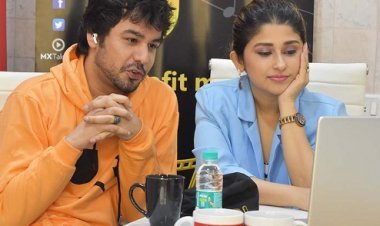 फोटोफिट म्यूजिक क्लासिक पंजाबी रोमांस गीत ‘जट्ट यमला’ मनीष गोपलानी और सबा खान अभिनीत ने मनाया एक साल का जश्न