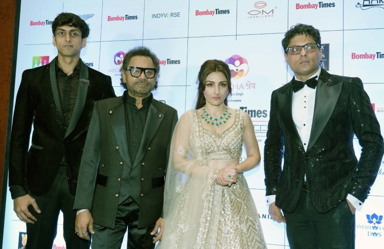 सोहा अली खान, अनीस बज़्मी ने रियाज गांगजी के ब्रांड लिबास के लिए बॉम्बे टाइम्स फैशन वीक में किया रैम्प वॉक