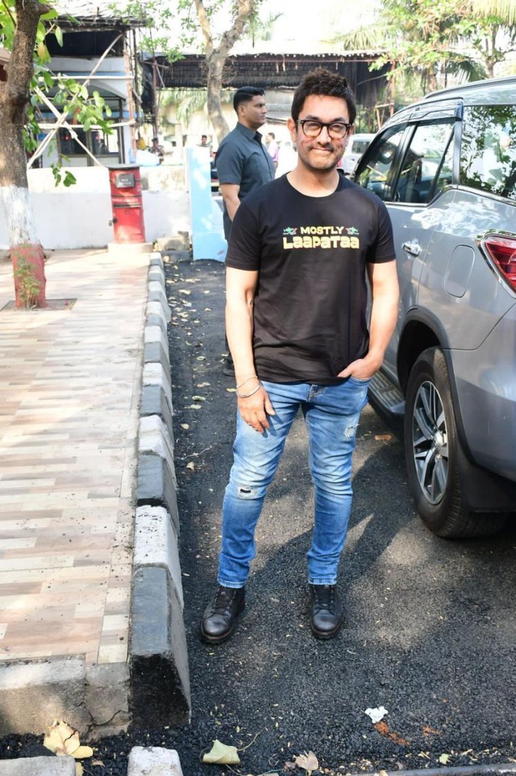 पुणे एयरपोर्ट पर नज़र आया आमिर खान का अनोखा अंदाज़, लापता लेडीज से है खास कनेक्शन