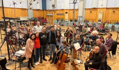 सिद्धांत कपूर और हॉलीवुड संगीतकार जॉन एश्टन थॉमस की प्रस्तुति  'गेटवे टू इंडिया’