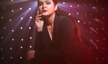 काले परिधान में दिलों की धड़कन बनी मधुरिमा तुली  