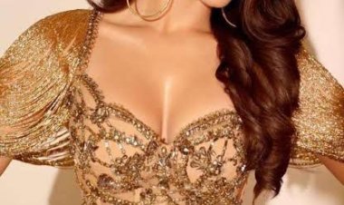 उर्वशी रौतेला ले रही हैं मुंबई की बारिश का आनंद 