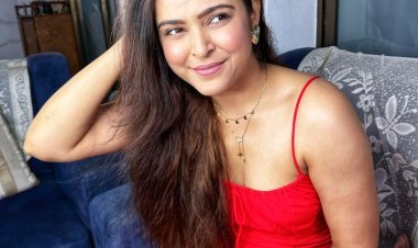 शानदार लाल आउटफिट में मधुरिमा तुली की सनसनीखेज सुंदरता